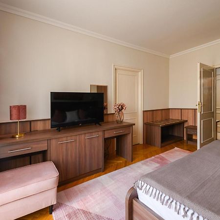 Szilfa Etterem Mariann Apartman Hajdúszoboszló Exteriör bild