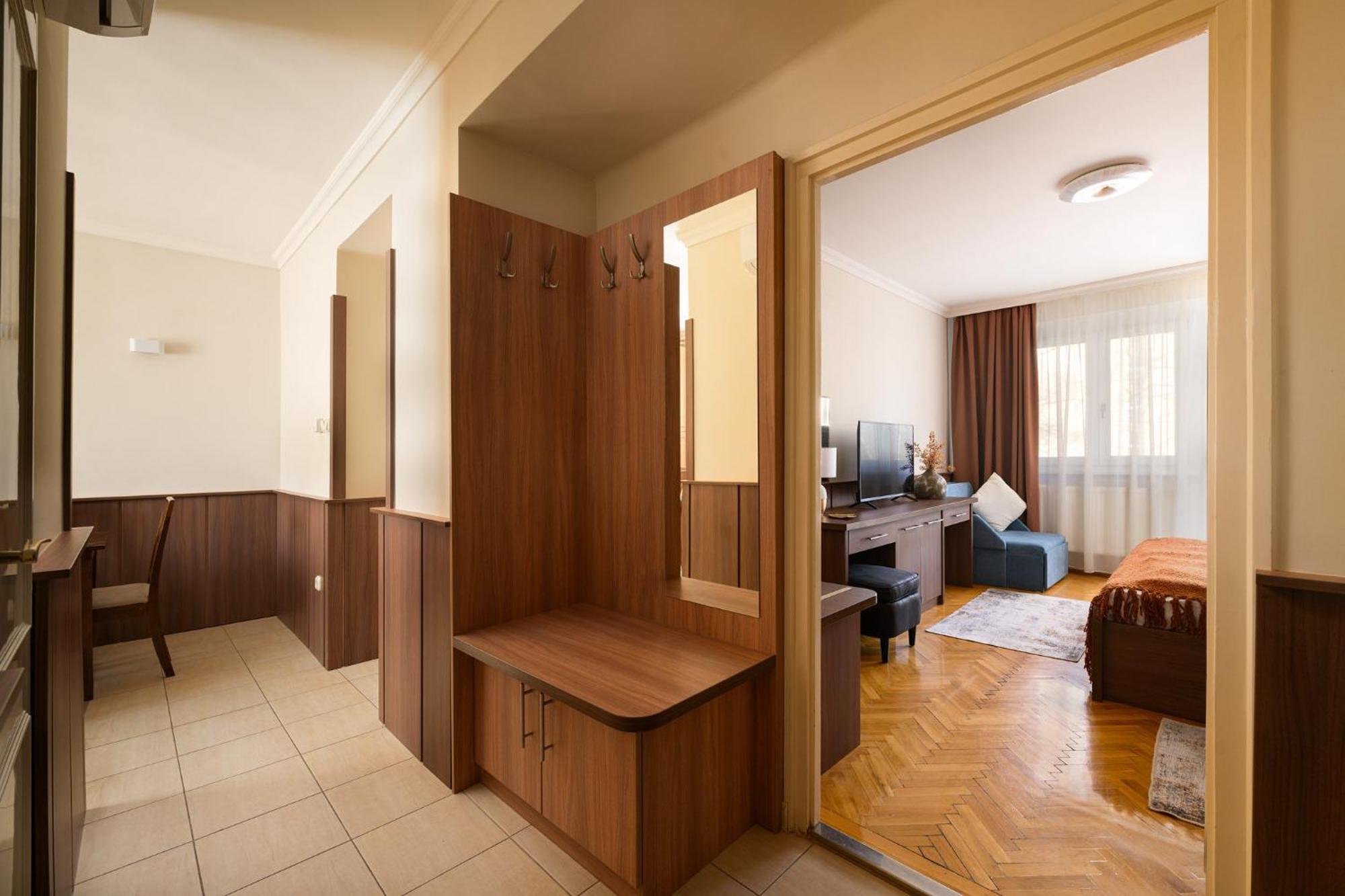 Szilfa Etterem Mariann Apartman Hajdúszoboszló Exteriör bild