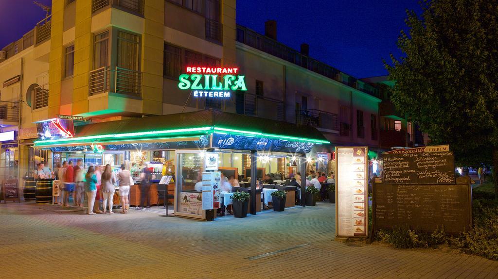 Szilfa Etterem Mariann Apartman Hajdúszoboszló Exteriör bild